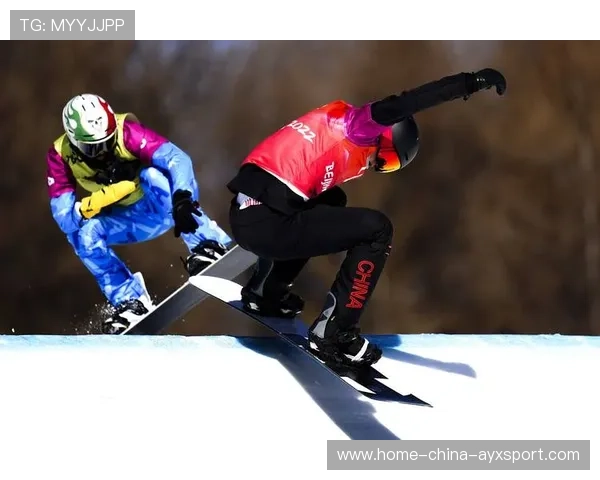 单板滑雪队难度动作逐步加码,训练质量稳步提升 单板滑雪队难度动作逐步加码,训练质量稳步提升