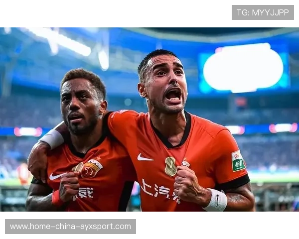 上海海港莱昂纳多中路突破创造射门机会——从训练场到赛场的制胜解码